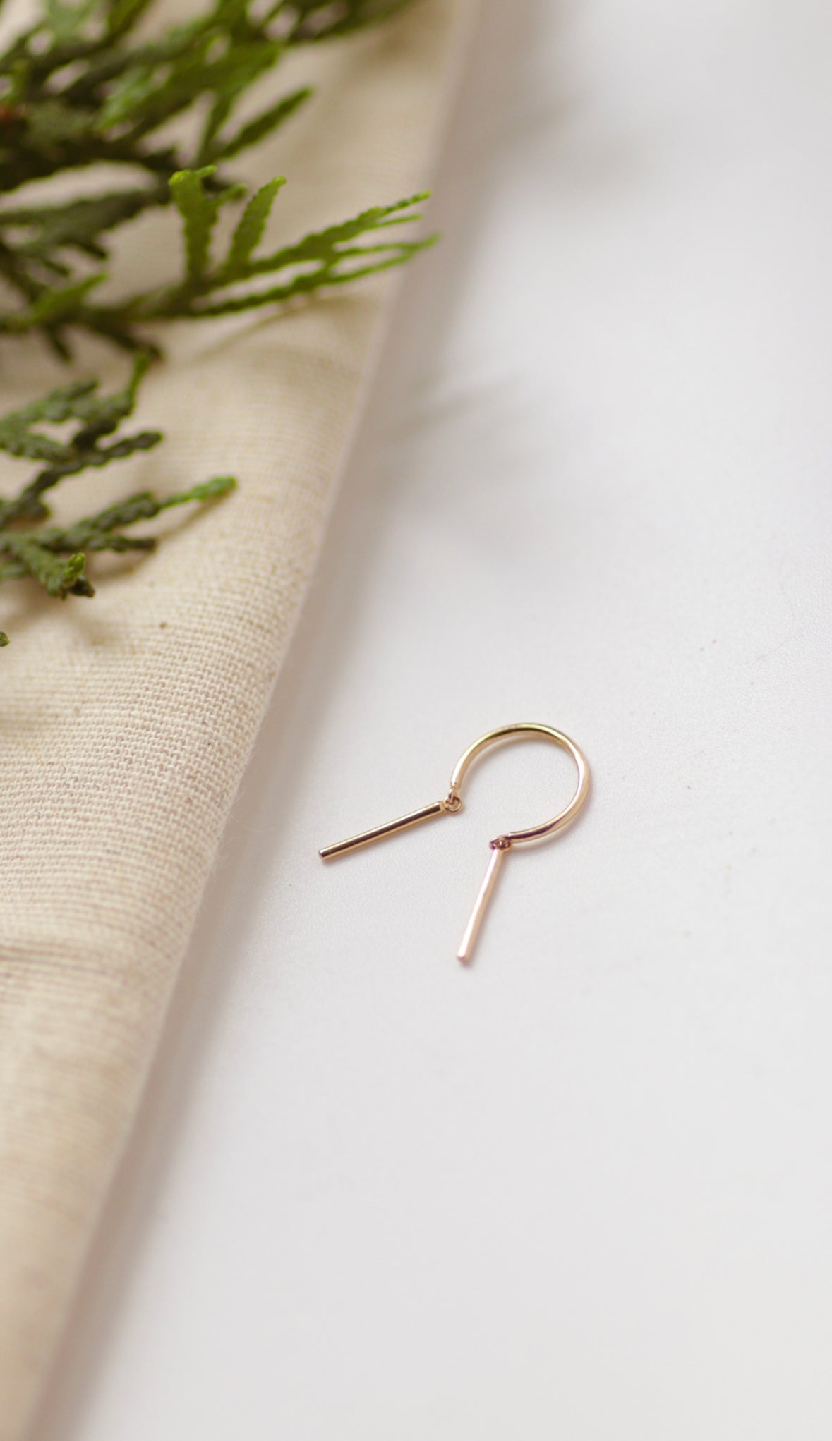14KT Gold Sway Earring