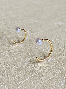 14K Gold Claw Pearl Earring