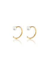 14K Gold Claw Pearl Earring
