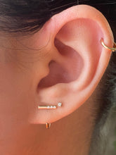 14K Claw Diamond Bar Earring