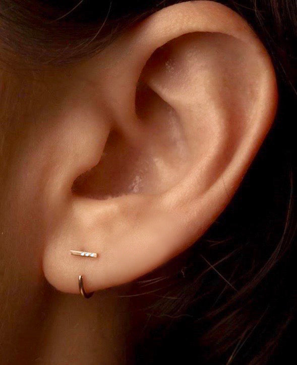 14K Claw Diamond Bar Earring
